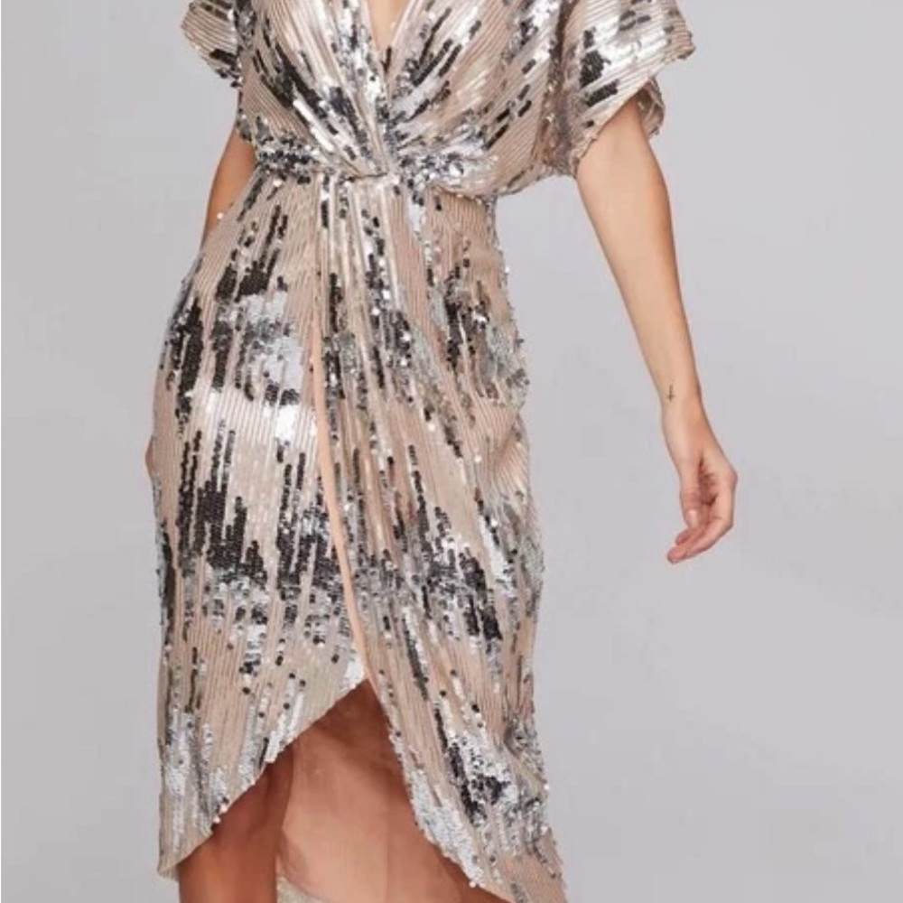 ASTR THE PALOMA Sequin Wrap Midi Dress in Champagne/Silver